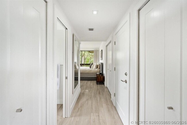 Building Photo - 11818 Pebblewood Dr