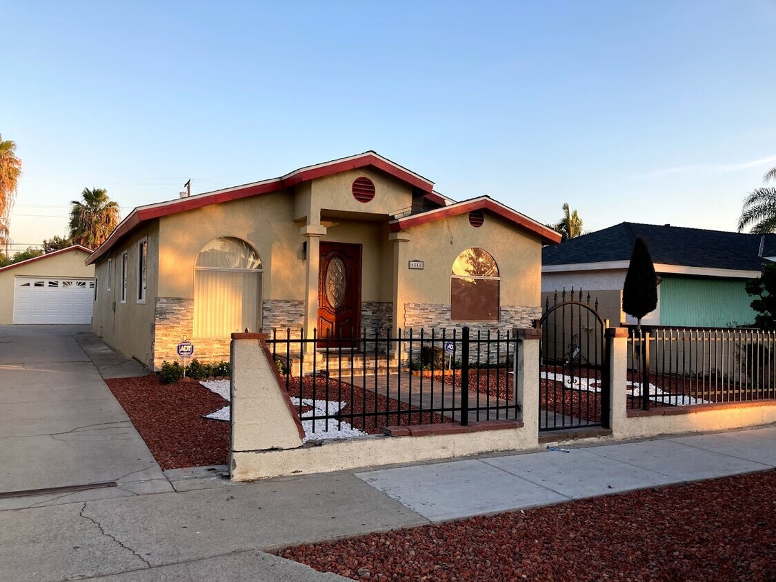 Primary Photo - 6548 Adamson Ave