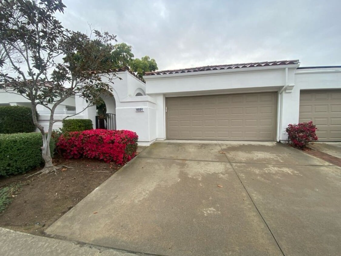 Foto principal - *+ 55 Community* 2bed/2.5bath home in Ocea...