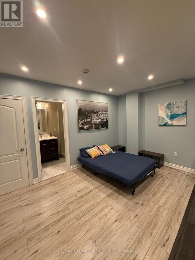 Photo du bâtiment - 1166 Glengrove Ave W