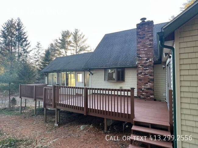 Foto del edificio - Absolute Gem Nestled In The Private Hills ...