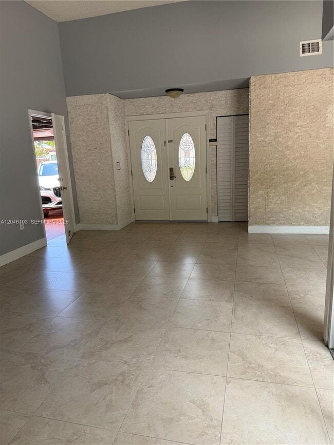 Building Photo - 616 SW 88th Pl E
