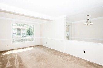 Building Photo - 75 Oak Park Walk