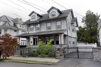 Building Photo - 64 Livingston Pl