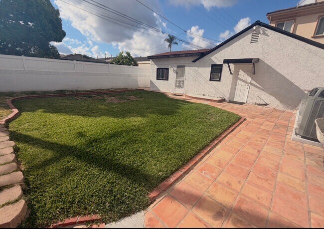 Building Photo - 10614 Shellyfield Rd