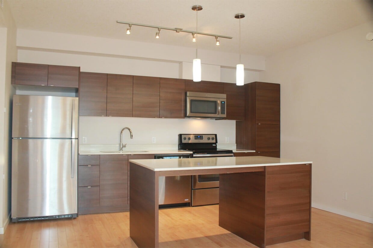 Photo principale - 9519-9160 160 Ave NW