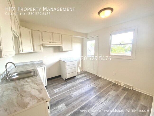 Building Photo - 3055 Dalton Pl SW