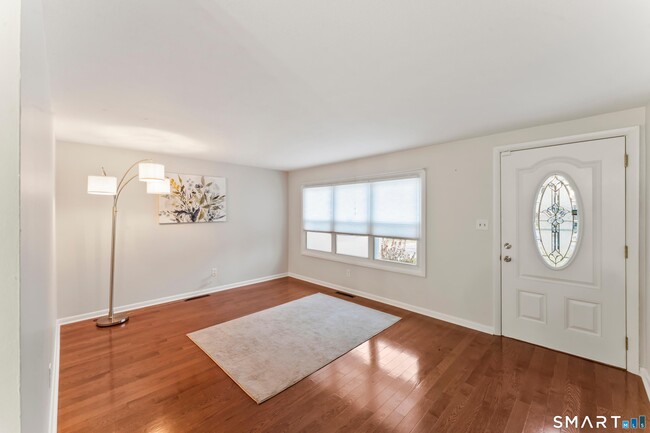 Foto del edificio - 67 Dogwood Dr