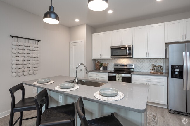 2BR, 2BA - 1,136SF Bahia - Kitchen - Middle Sound West Apartments