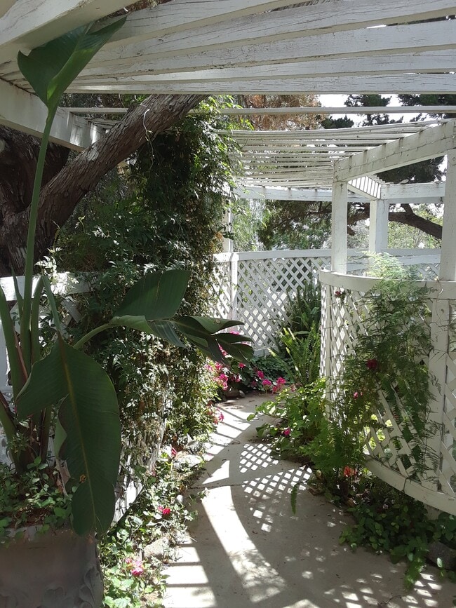 Winding Arbors - 6129 Andalusia Ave House