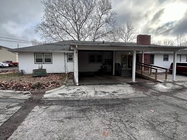 Foto del edificio - 235 N Michigan St