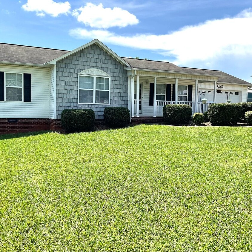 Primary Photo - Home with 3 Bedrooms, 2 Baths with 2 Car G...