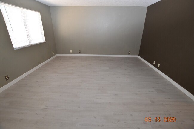 Foto del edificio - 4300 N Lamont St