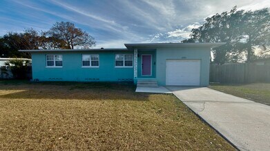 Building Photo - 6910 Corkwood Rd