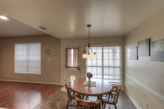 Building Photo - 3206 Neuburg Ct
