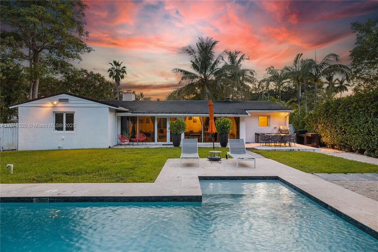 Foto principal - 11403 NE 8th Ave