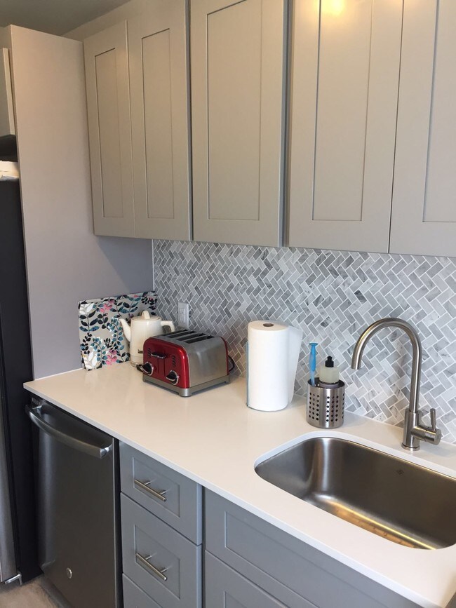 Cocina completa - SoMi Happy Livin' (Furnished)