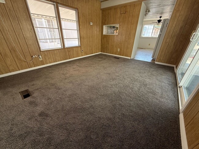 Building Photo - 3601 E Wyoming Ave