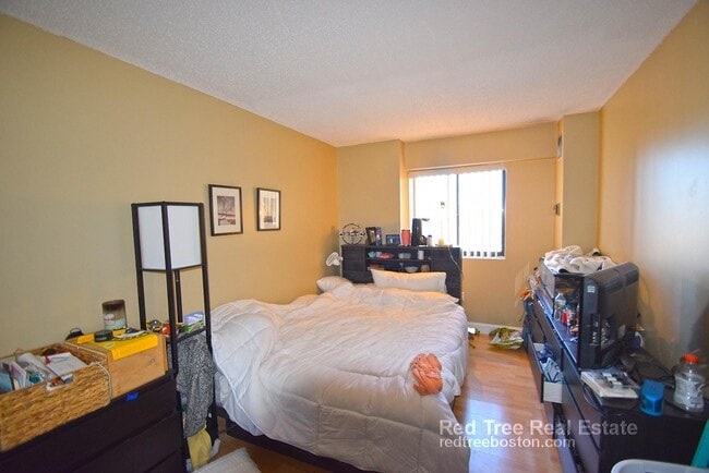 Building Photo - 15 N Beacon St