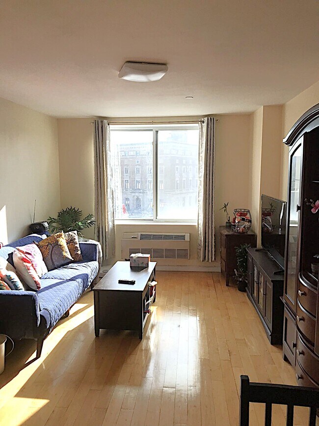 Building Photo - 8115 Queens Blvd