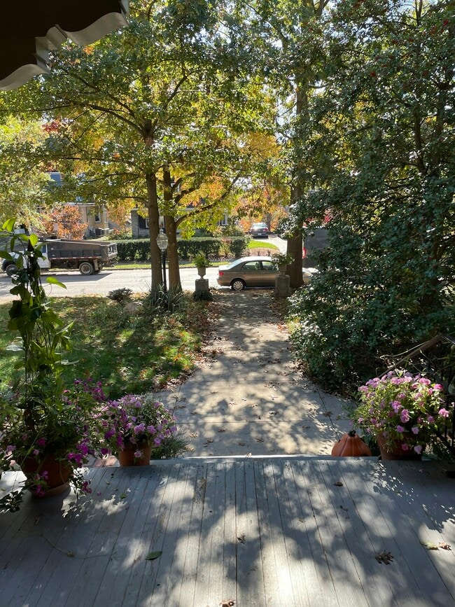 Foto del edificio - 418 Wallace Ave
