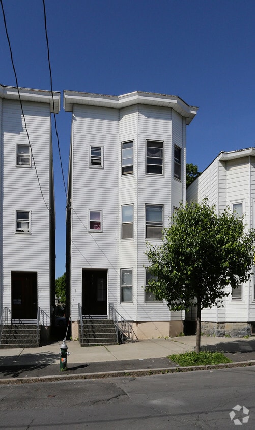 Primary Photo - 694 State St