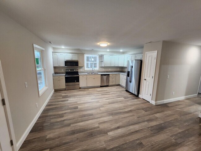 Foto del edificio - 3-Bedroom Single-Family Home Right off 10th Street in Cookeville