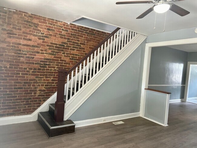 Foto del edificio - 2841 Pelham Ave