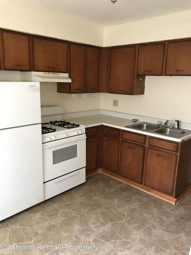 Building Photo - 3120 Prial Ave