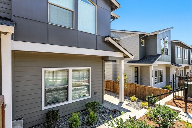 Foto del edificio - Brand New Townhome in Pleasant Valley Vill...