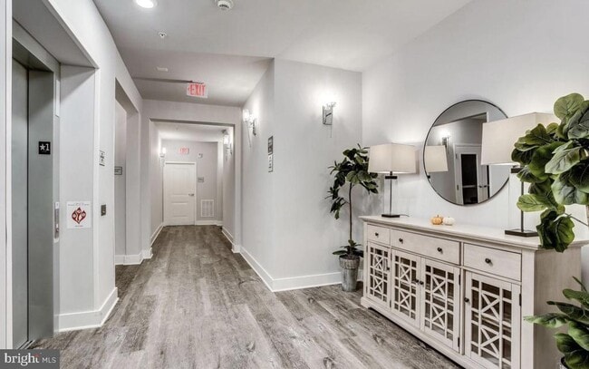 Building Photo - 43095 Wynridge Dr