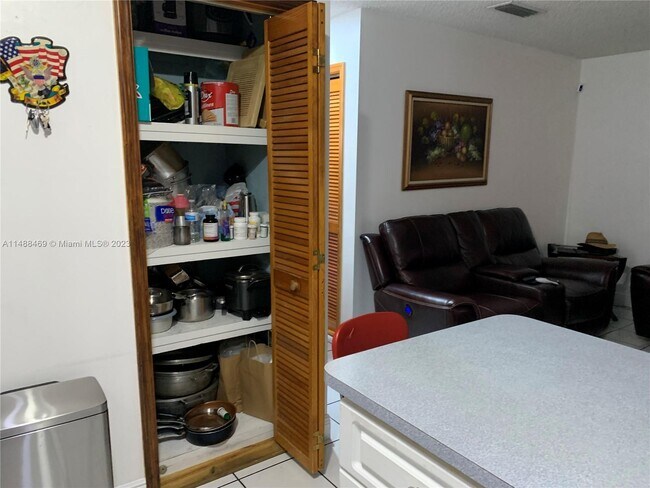 Foto del edificio - 141 SW 113th Ave