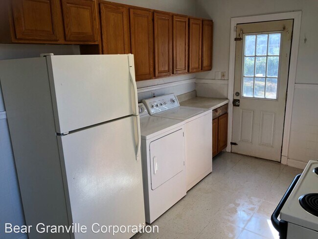 Foto del edificio - 2 br, 1 bath House - 100 E 35th St