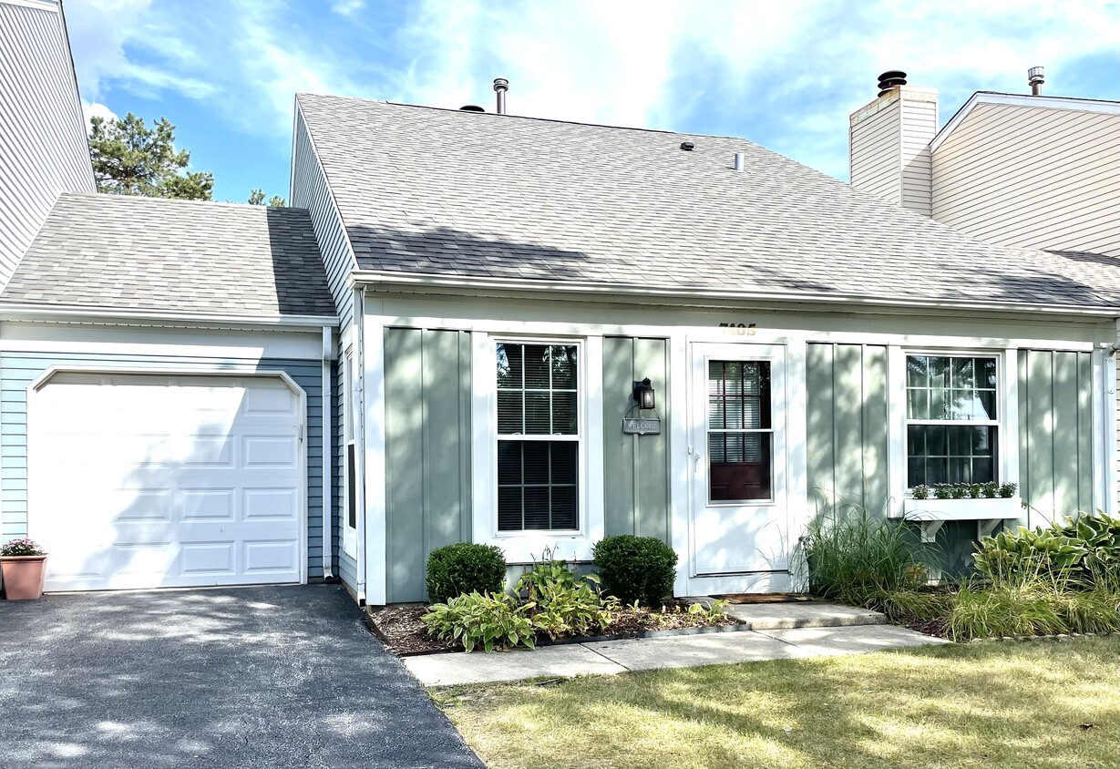 7405 Stockley Rd, Downers Grove, IL 60516 Townhome Rentals in Downers