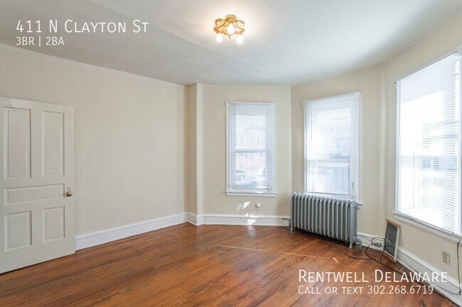 Foto del edificio - GORGEOUS TOWNHOME AVAILABLE SOON