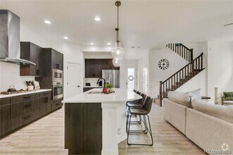 Building Photo - 6619 Mariposa Ct