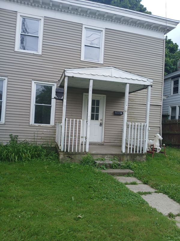Foto principal - 42 E Cayuga St