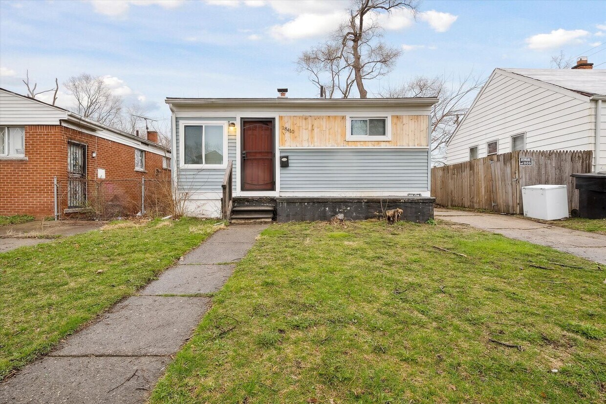 Foto principal - $1100 2 bedroom home