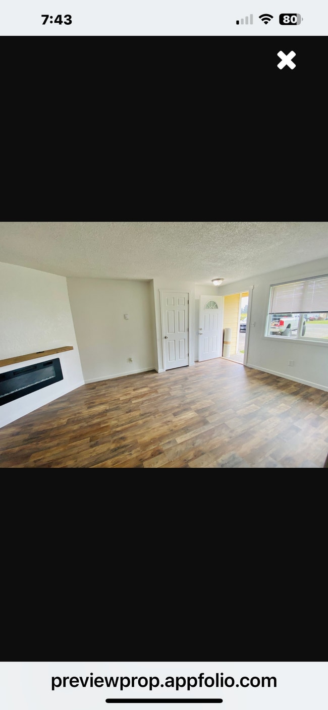 Sala de estar - 11040 N Skagit St