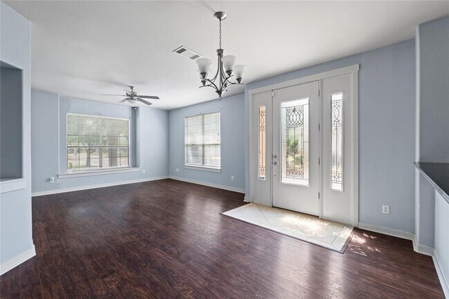 Foto del edificio - 12800 Venice Ln