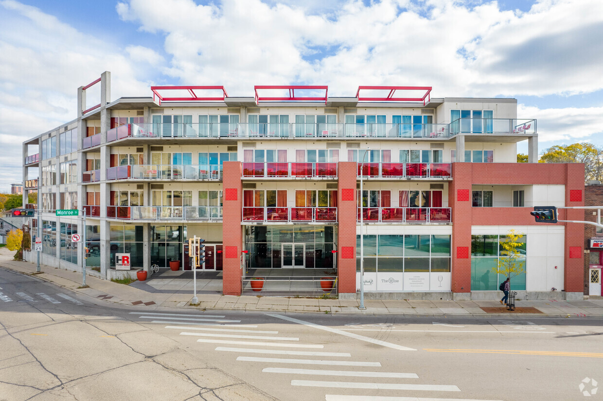 Exterior Facade - Stadium Lofts Apartments