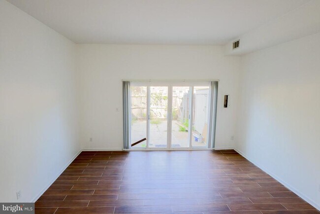 Building Photo - 8360 Forrester Blvd
