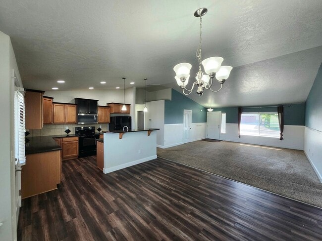 Building Photo - Single Story Home w/Huge Fenced Backyard!