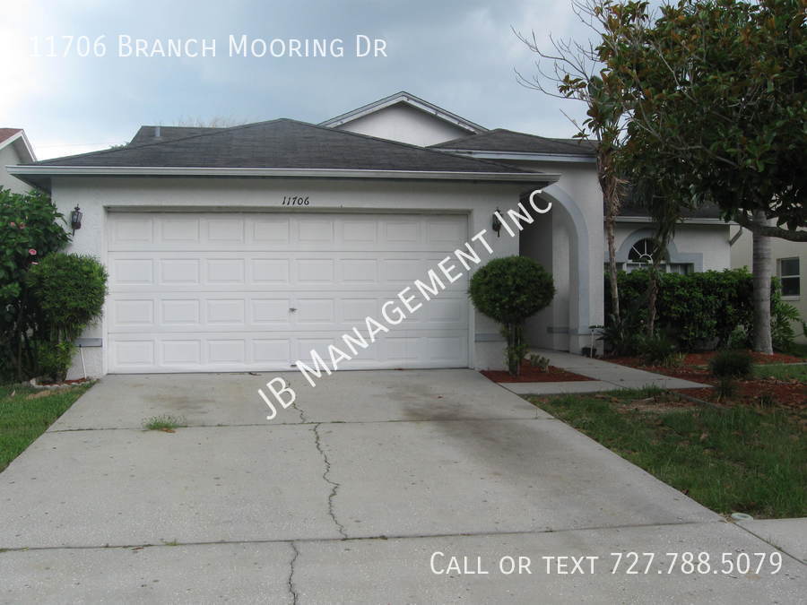 Building Photo - Gorgeous 4-Bed/2-Bath