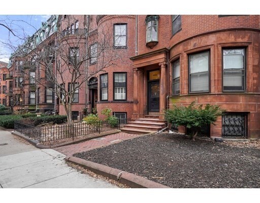 Building Photo - 467 Beacon St