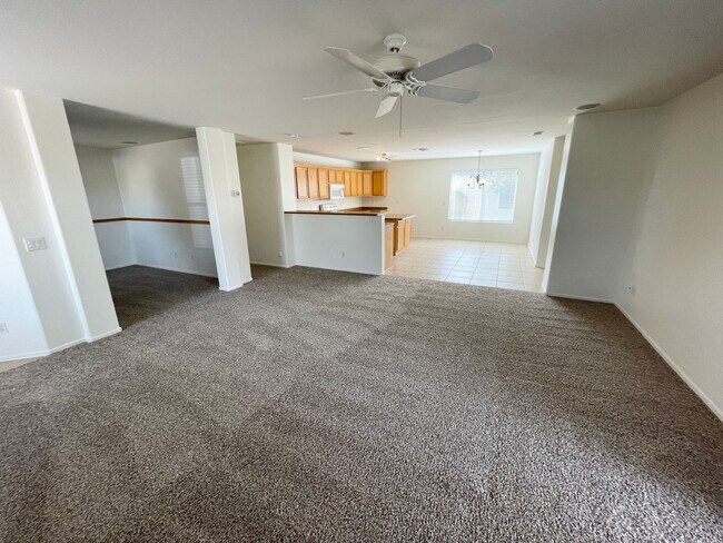 Building Photo - Very Nice & Clean Single Level Home In Pho...