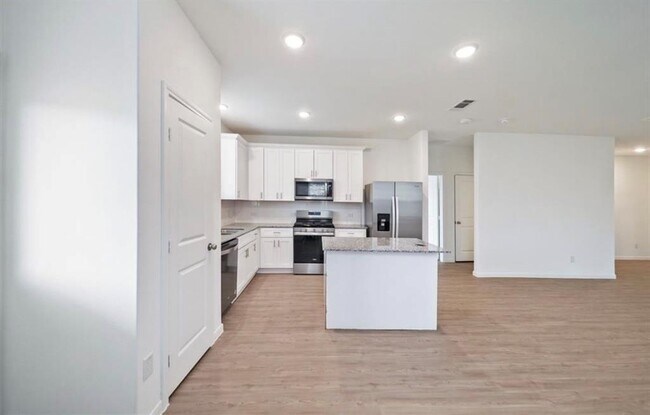Foto del edificio - 335 Shady Cedar Hl Ln