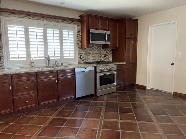Building Photo - 17761 Quintana Ln