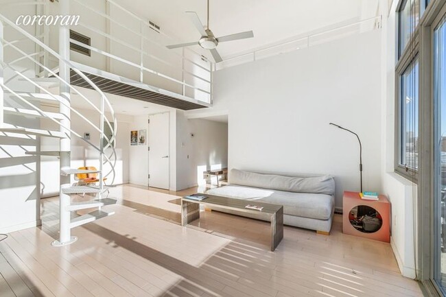 Foto del edificio - 100 N 3rd St