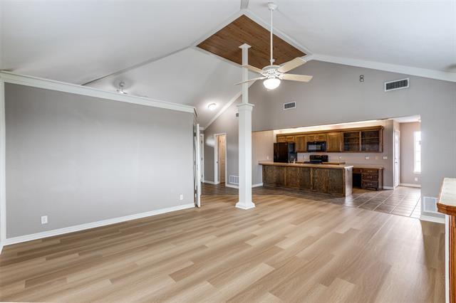 Foto del edificio - 5675 4 Seasons Ln